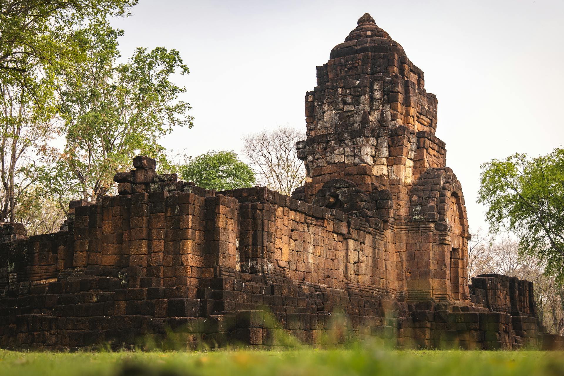 Capture the serene beauty of Muang Sing’s cultural landscapes